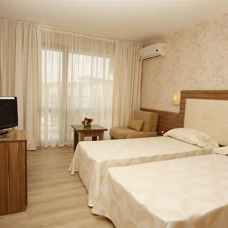 Relax Complex & Sluneční pobřeží