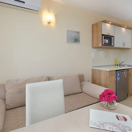 Relax Complex & Sluneční pobřeží