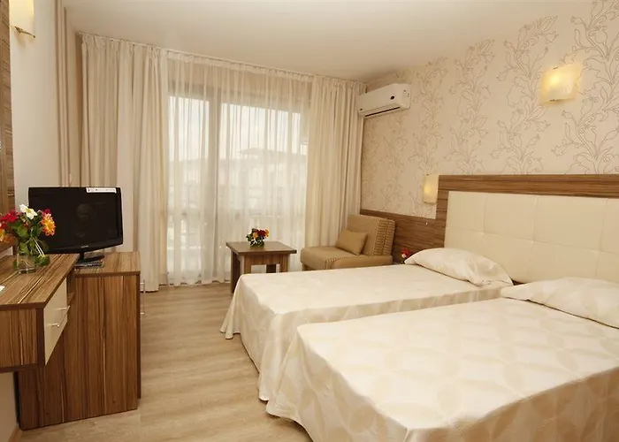 Relax Complex & サニービーチ