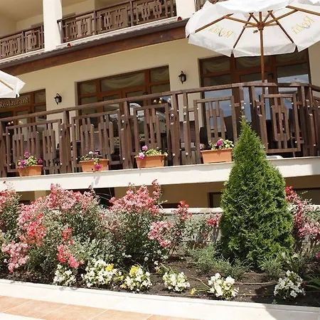 Relax Complex & 3* Napospart