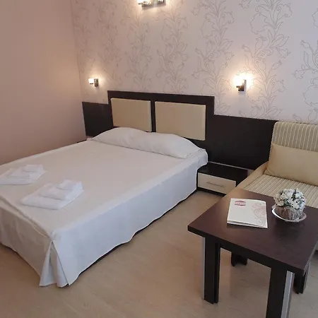 Отель Relax Complex & Солнечный берег