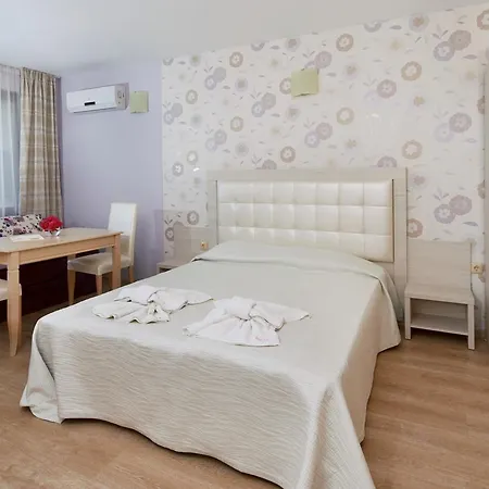 Relax Complex & 3* Napospart