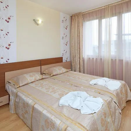 Отель Relax Complex &