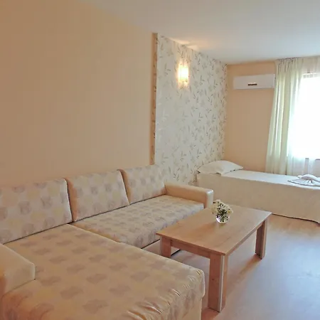 Relax Complex & فندق ساني بيتش